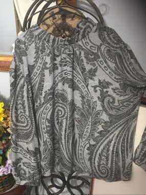 Cato Gray Paisley Scoop Neck Long Sleeve Top